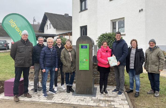 20241211 1024_Westenergie Buecherschrank Thuer